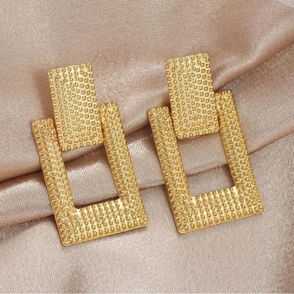 Dangle geometric Gold plated earrings - Picture 2 of 4